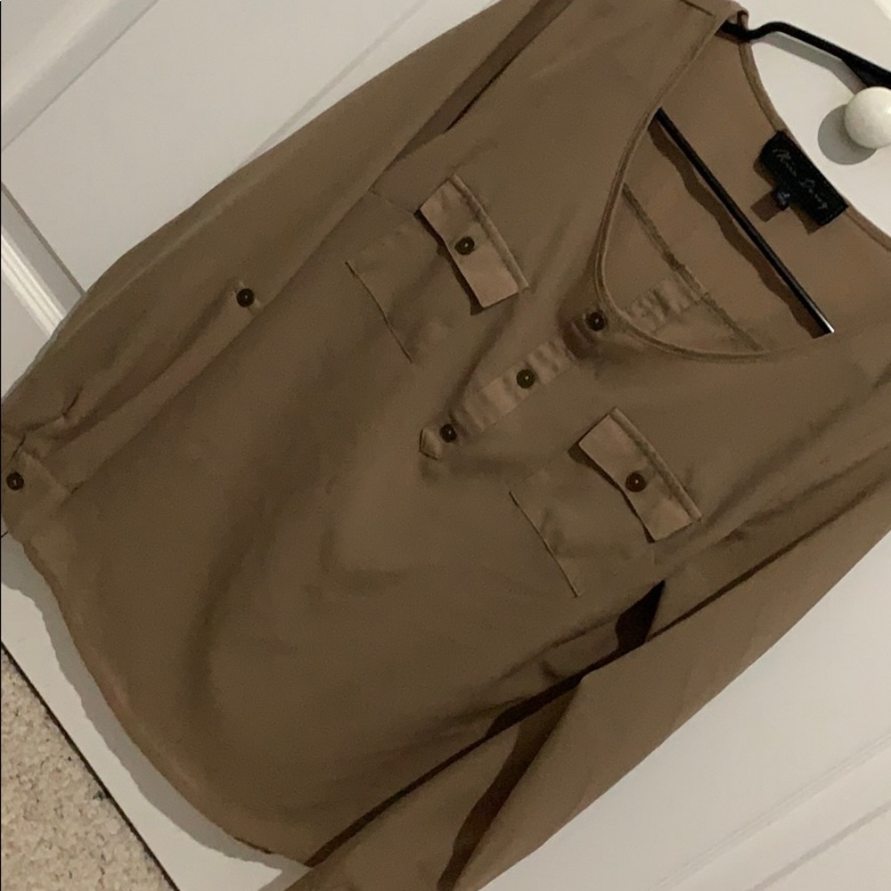 M - Beige long sleeve shirt - Miss Daisy